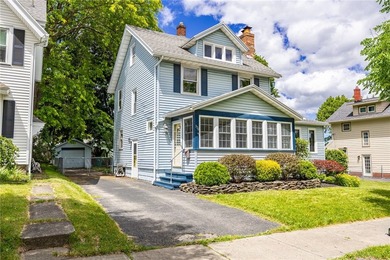 Classic charm and exceptional space come together in this - photo 41