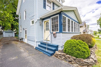 Classic charm and exceptional space come together in this - photo 42
