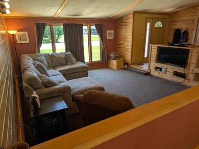 Welcome home to this solid, well-maintained property nestled in - photo 2