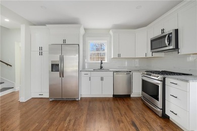 Welcome to your dream home at 2 Birch Street, a charming and - photo 6