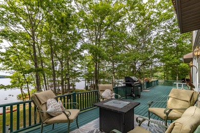 Welcome to your dream lakefront retreat! Serene lakeside living - photo 56