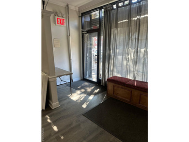Excellent mixed use property in the Flatbush area of Brooklyn - photo 3