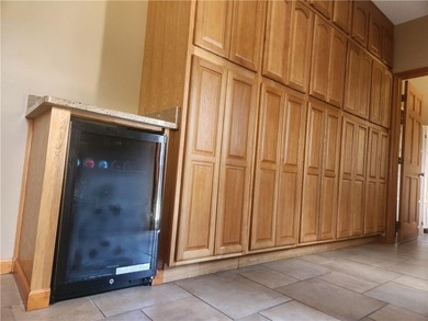 Welcome to 160 Glyndale Circle in Brunswick, GA-a unique and - photo 11