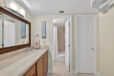 Gorgeous DIRECT OCEAN VIEW from your 1 bedroom/1.5 bath - photo 14
