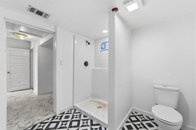Seller has installed a new vanity in the bathroom and installed - photo 20