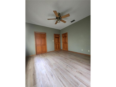 Welcome to 160 Glyndale Circle in Brunswick, GA-a unique and - photo 27