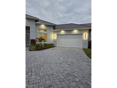 Welcome to your private slice of paradise, perfectly situated on - photo 3