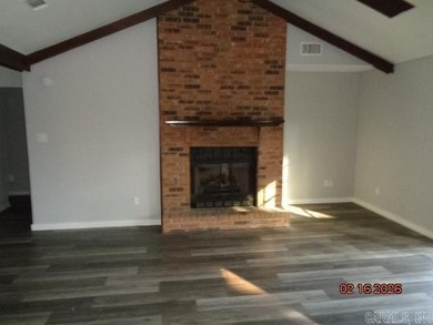 VA owned Property. One story Brick and frame home on a nice - photo 5
