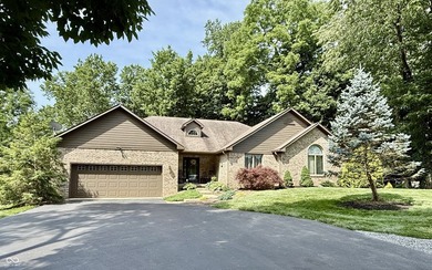 Very rare opportunity to live on Lamb Lake with a level front - photo 1