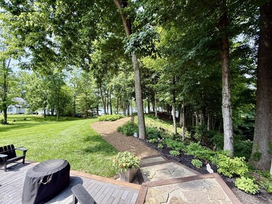 Very rare opportunity to live on Lamb Lake with a level front - photo 5