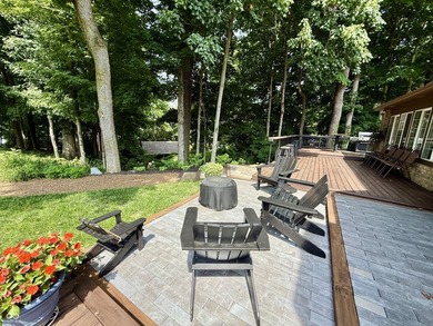 Very rare opportunity to live on Lamb Lake with a level front - photo 7