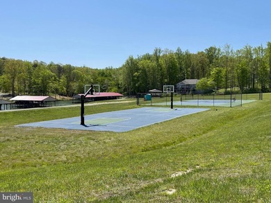 Premium lake access lot in Noah's Landing Subdivision, located - photo 3