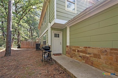 This is a rare opportunity to own an income-producing duplex in - photo 4