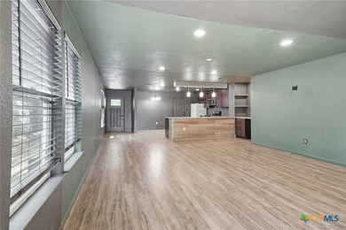 This is a rare opportunity to own an income-producing duplex in - photo 6