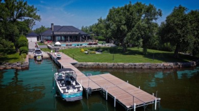 Lake Home For Sale in Rivière-Beaudette, 