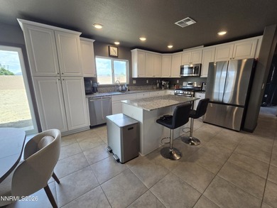 This large home has the open floorplan everyone is looking for! - photo 9