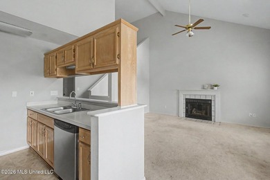 Welcome to this precious 3-bedroom, 2-bathrooms starter home - photo 11