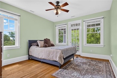 Spacious 2-bedroom, 2-bathroom condo featuring an open floor - photo 12