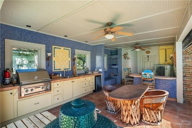 Beautiful home with alot of character in Progresso Lakes. It - photo 22