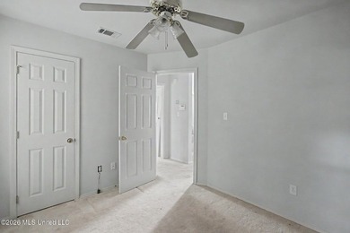 Welcome to this precious 3-bedroom, 2-bathrooms starter home - photo 22