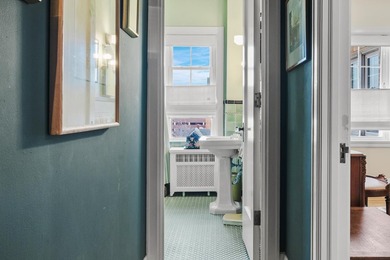 Step inside one of Minneapolis' most exclusive New York-style - photo 23