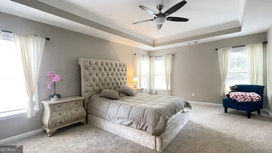Stately Brick Townhouse (2 Car Garage End-Unit) in Sought-After - photo 4