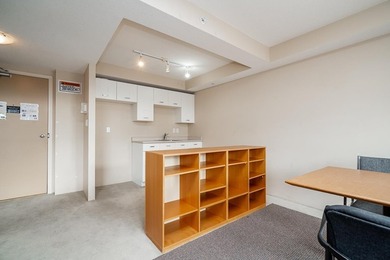 TREMENDOUS VALUE. One of the best price-per-square-foot options - photo 25