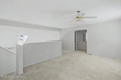 Welcome to this precious 3-bedroom, 2-bathrooms starter home - photo 27