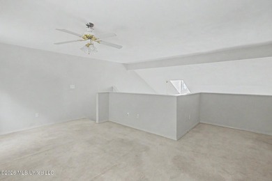Welcome to this precious 3-bedroom, 2-bathrooms starter home - photo 30