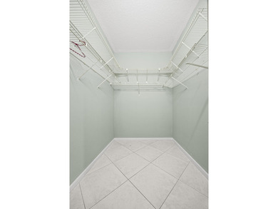 Welcome to this spacious and beautifully maintained 3-bedroom - photo 33
