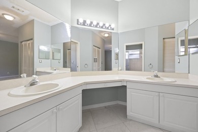 Welcome to this spacious and beautifully maintained 3-bedroom - photo 34