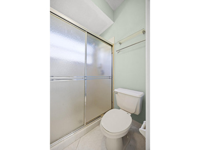 Welcome to this spacious and beautifully maintained 3-bedroom - photo 38