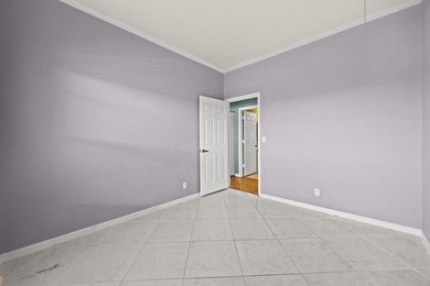 Welcome to this spacious and beautifully maintained 3-bedroom - photo 42