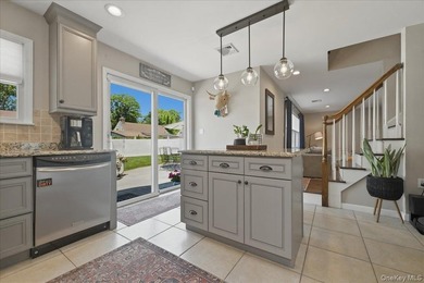 Welcome to this beautifully maintained two story home offering - photo 7