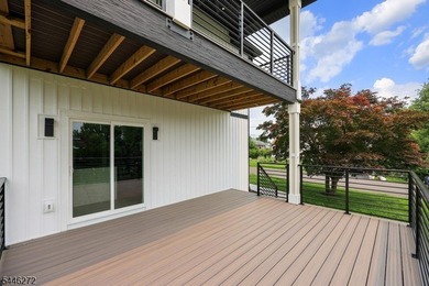 COMMUTER'S DREAM EXQUISITE NEW EAST FACING CONTEMPORARY MODERN - photo 14
