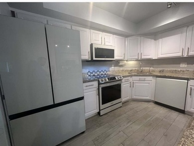 Welcome to this spacious three-bedroom, two-and-a-half-bath - photo 14
