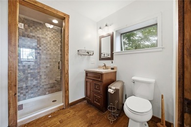 Escape to this thoughtfully designed 3-bedroom, 2-bathroom home - photo 21