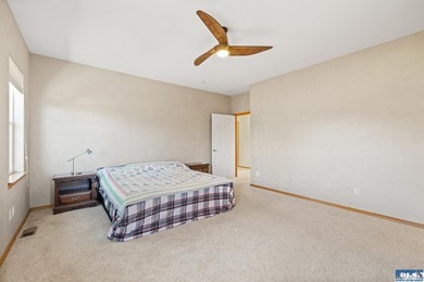 Wake up to breathtaking mountain views while enjoying the - photo 21