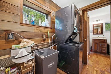 Escape to this thoughtfully designed 3-bedroom, 2-bathroom home - photo 22