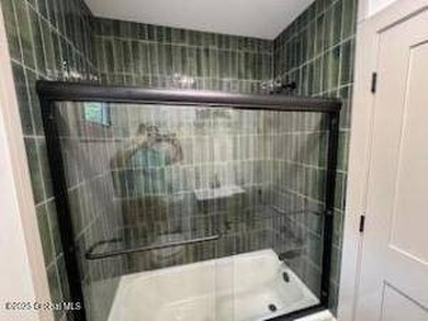 BEAUTIFULLY RENOVATED 2 BEDROOM plus DEN, SOLD FULLY FURNISHED! - photo 22