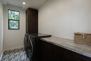 This beautifully designed 4-bedroom, 3-bath brand-new residence - photo 24