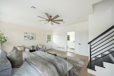 COMMUTER'S DREAM EXQUISITE NEW EAST FACING CONTEMPORARY MODERN - photo 29