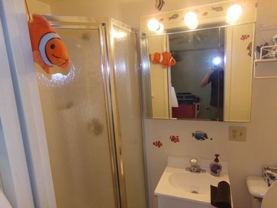 This beautiful, spacious, 1981 manufactured home is a pride in - photo 29