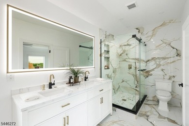 COMMUTER'S DREAM EXQUISITE NEW EAST FACING CONTEMPORARY MODERN - photo 33