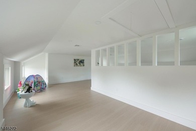 COMMUTER'S DREAM EXQUISITE NEW EAST FACING CONTEMPORARY MODERN - photo 39