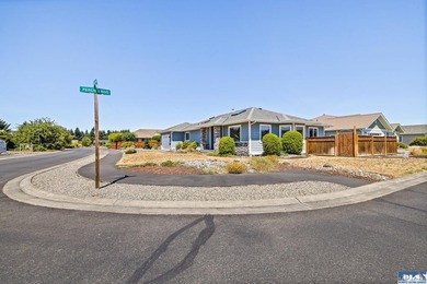 Wake up to breathtaking mountain views while enjoying the - photo 48