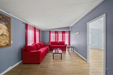 Centrally located with easy access to main roads, schools and - photo 8