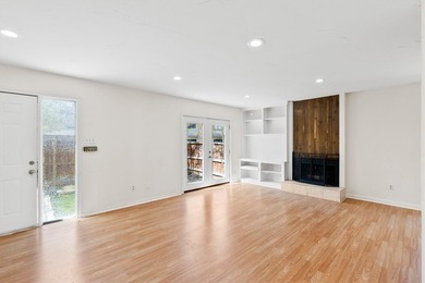 Charming Urban Retreat in Richardson Near UTD!! Nestled in the - photo 2
