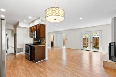 Charming Urban Retreat in Richardson Near UTD!! Nestled in the - photo 4