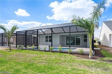 Beautiful 55+ new construction waterfront home offering the - photo 11